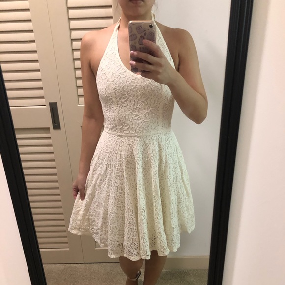 Abercrombie & Fitch Dresses & Skirts - Abercrombie white lace halter dress